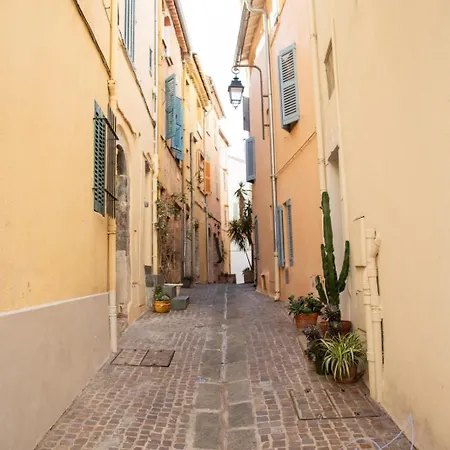 Ferienhaus Charming Town House In The Heart Of Suquet *