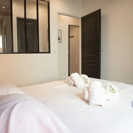 Casa de Férias Charming Town House In The Heart Of Suquet Cannes