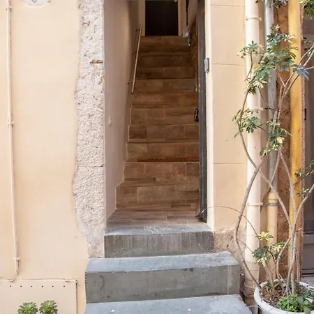 Charming Town House In The Heart Of Suquet Cannes