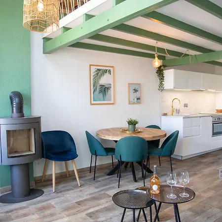 Ferienhaus Charming Town House In The Heart Of Suquet *