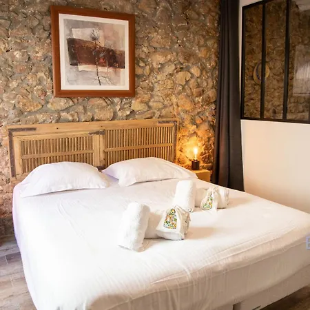 Charming Town House In The Heart Of Suquet Cannes